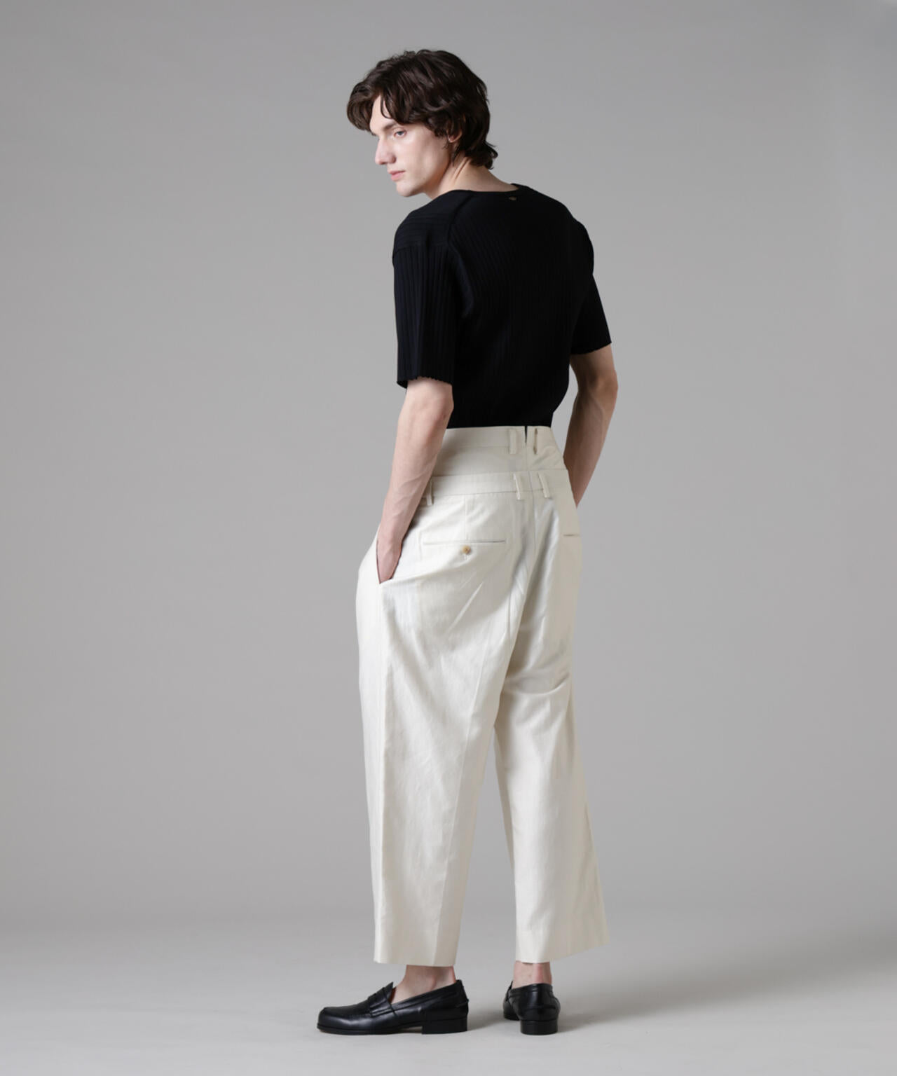 「ASSEMBLANC」ウォッシャブルシルクワイドリブVネックニットTシャツ