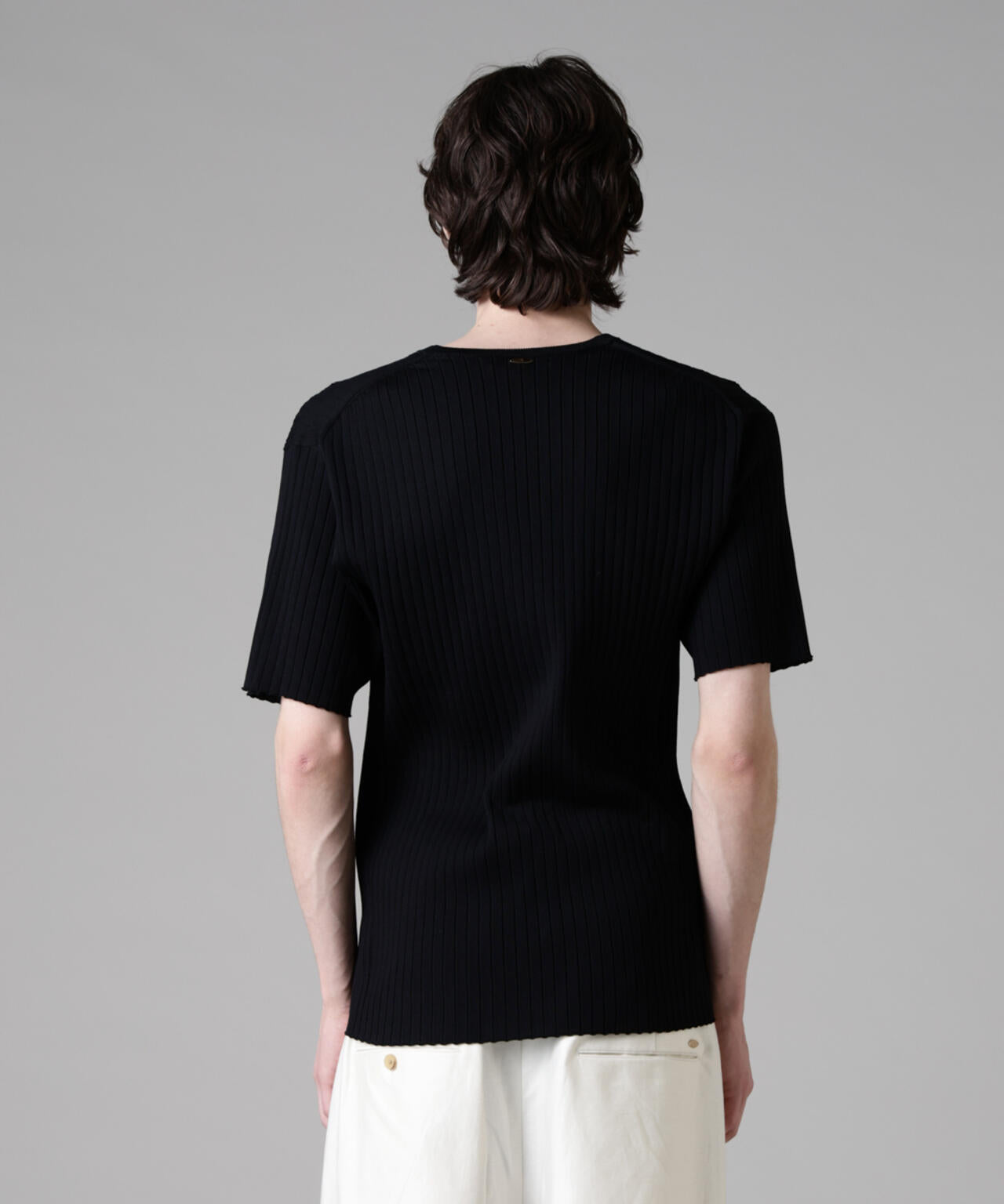 「ASSEMBLANC」ウォッシャブルシルクワイドリブVネックニットTシャツ