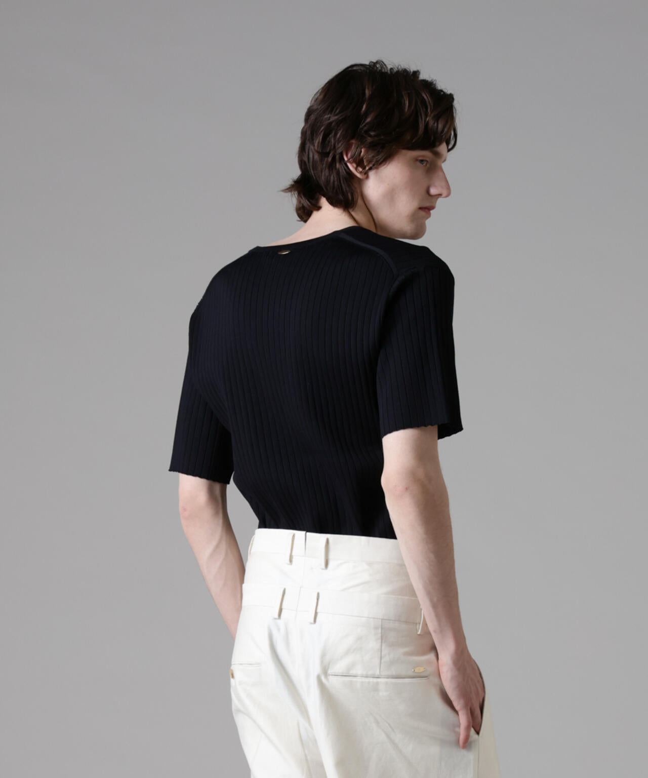 「ASSEMBLANC」ウォッシャブルシルクワイドリブVネックニットTシャツ