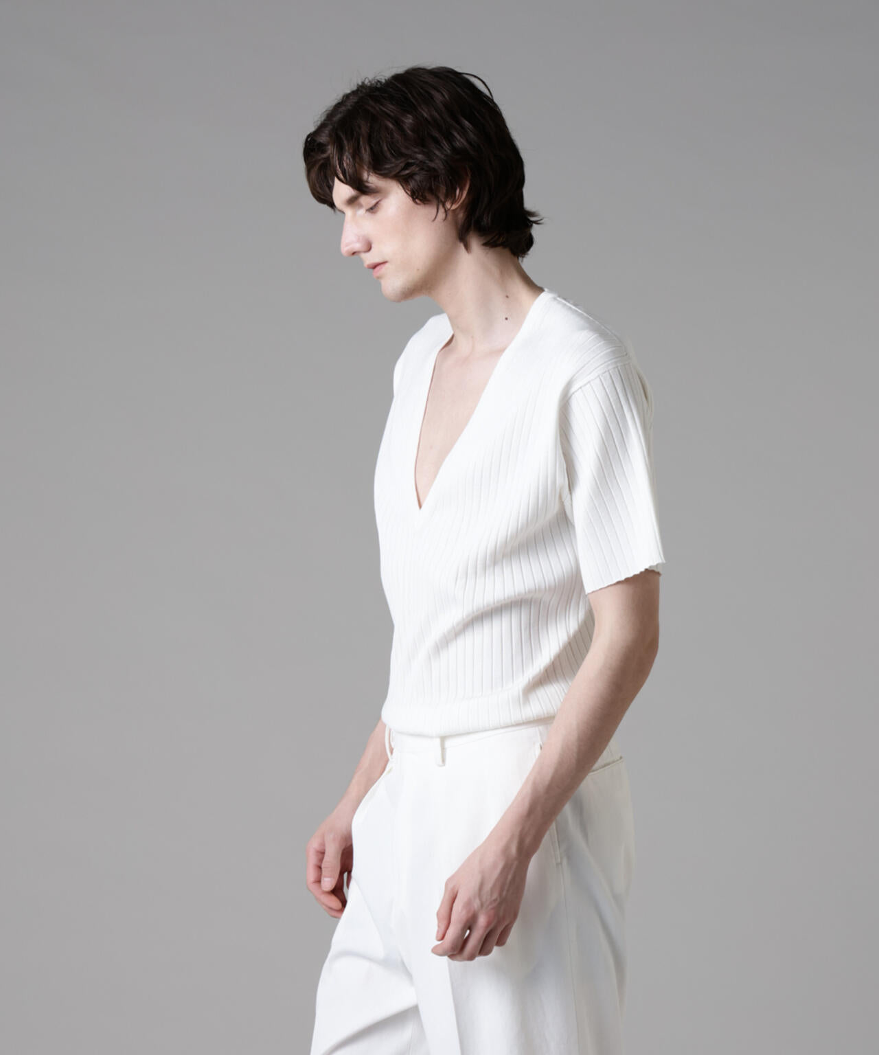 「ASSEMBLANC」ウォッシャブルシルクワイドリブVネックニットTシャツ