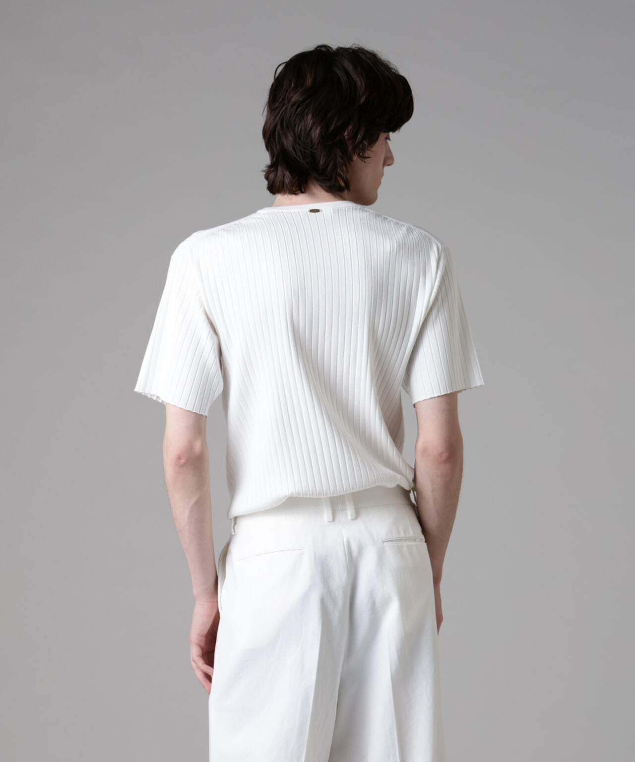 「ASSEMBLANC」ウォッシャブルシルクワイドリブVネックニットTシャツ