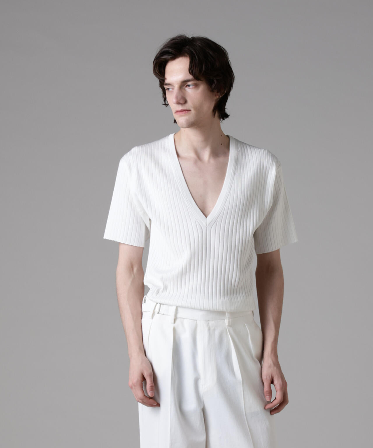 「ASSEMBLANC」ウォッシャブルシルクワイドリブVネックニットTシャツ