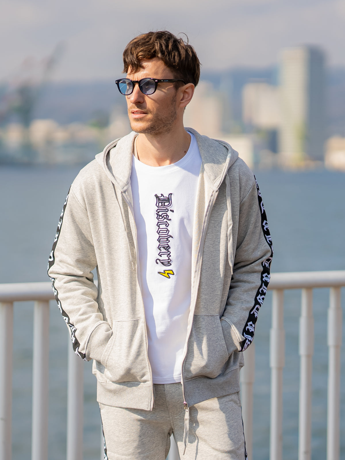 DiscoveryロンT